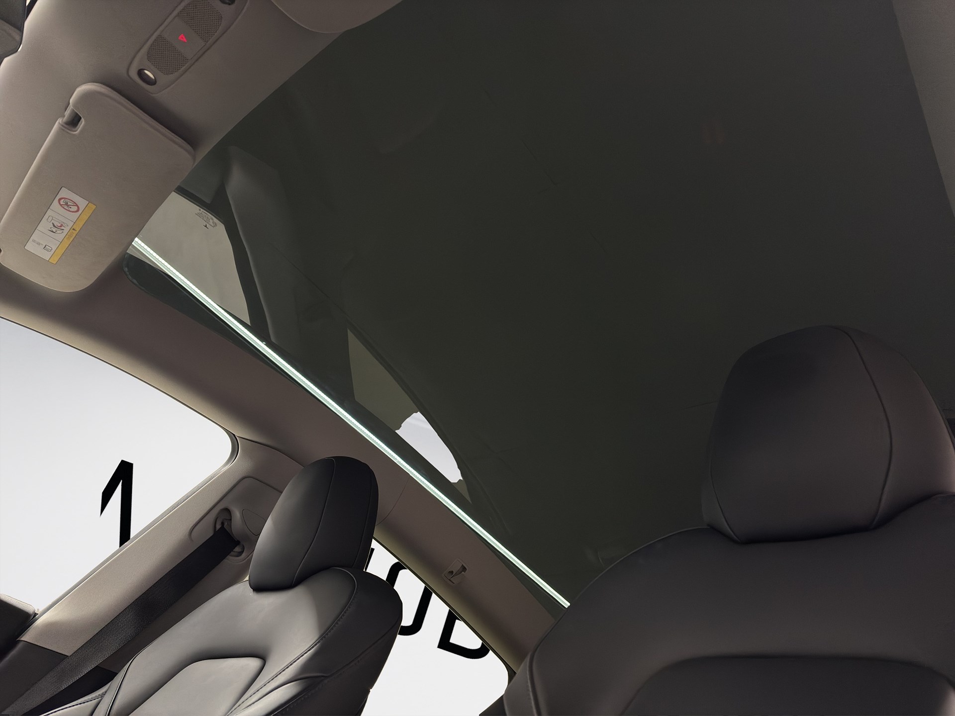 Tesla Model Y Long Range AWD 514hk Pano Läder Drag Navi