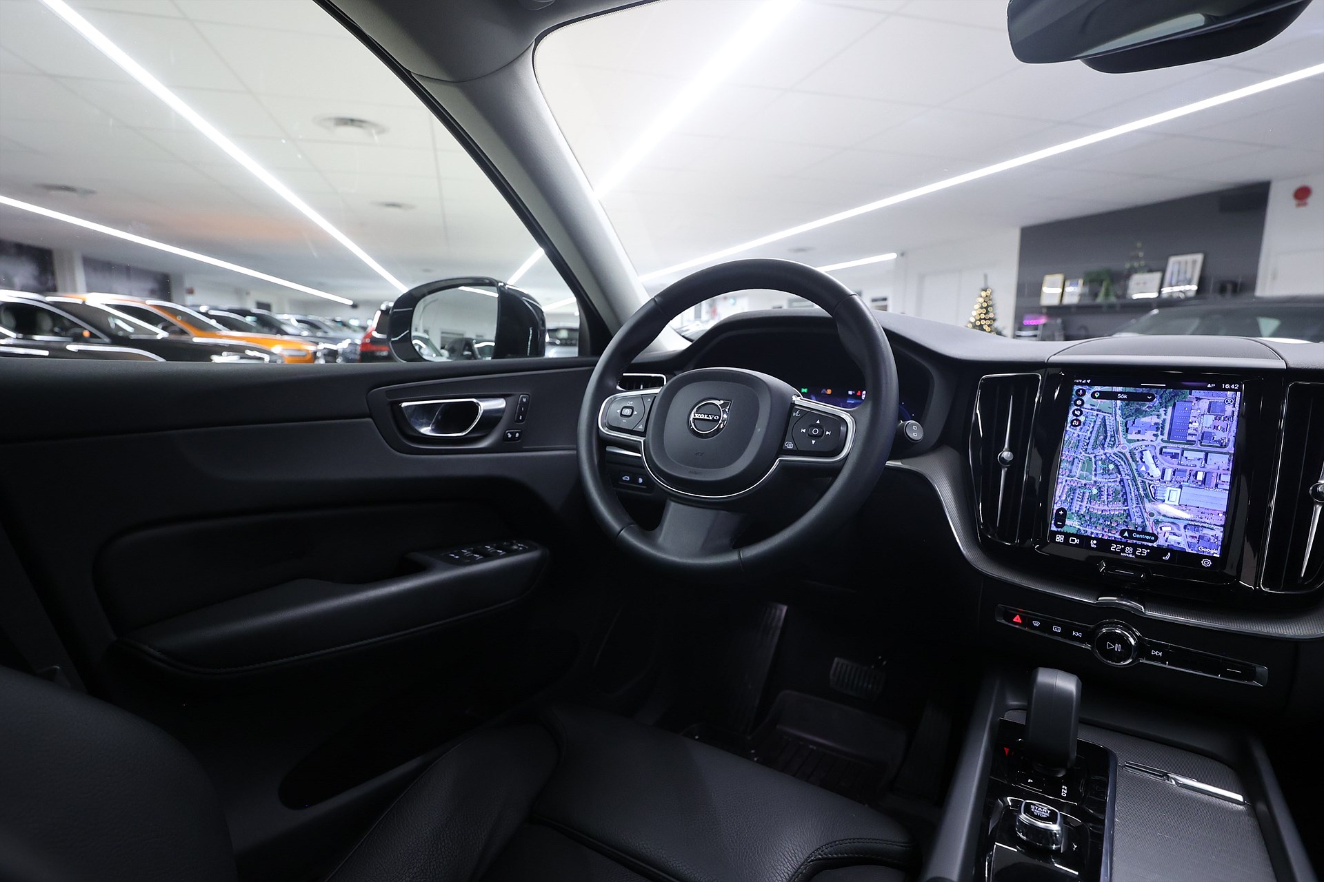 Volvo XC60 Recharge T6 AWD 350hk *Hjulkampanj!* Core Läder