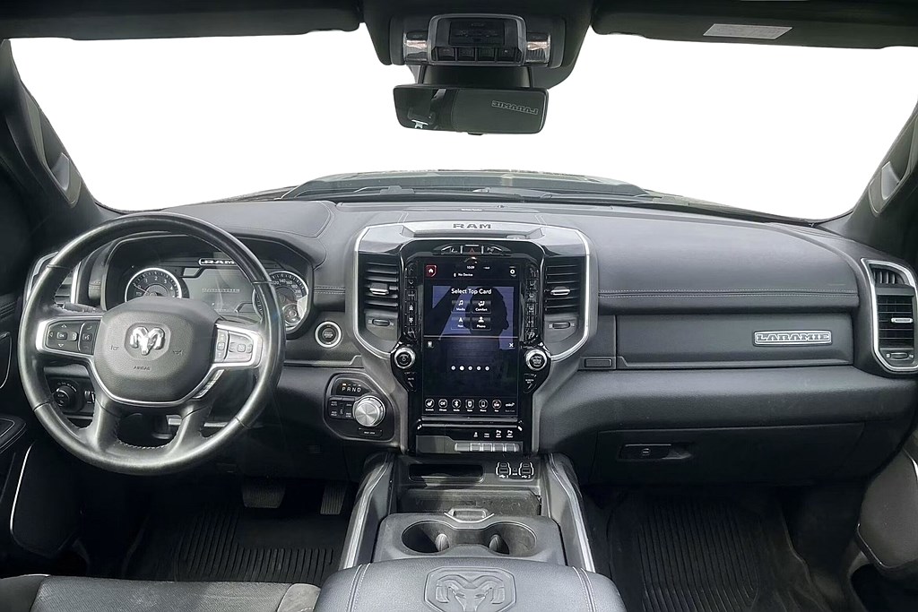 RAM 1500 Laramie Night Crew Cab 5.7 V8 HEMI 4x4 Drag 360° Skinn MOMS 395hk – bild 9 av 13