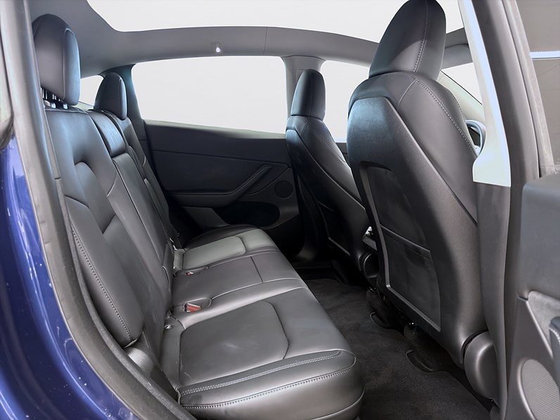 Tesla Model Y Standard Range 299hk Pano Läder Navi B-Kamera