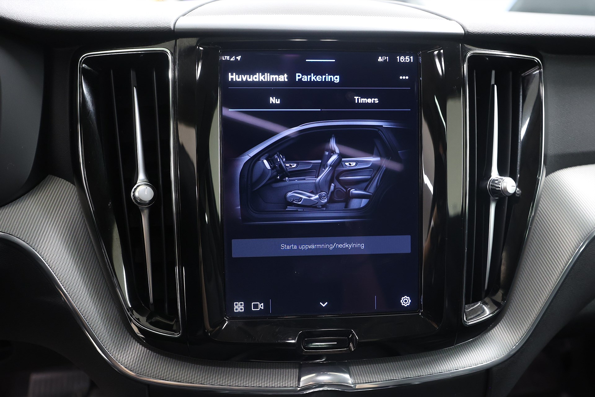 Volvo XC60 Recharge T6 AWD 350hk *Hjulkampanj!* Core Läder