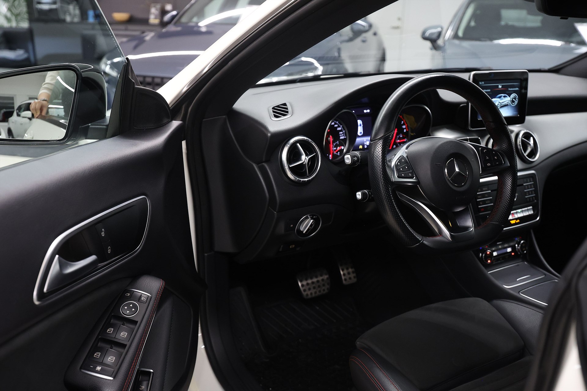 Mercedes-Benz CLA 250 211hk *Hjulkampanj!* Coupé AMG Night pkt