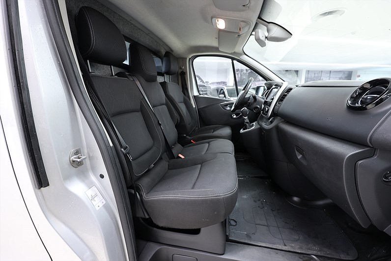 Renault Trafic 2.0 dCi EDC 145hk V-inrett Värmare