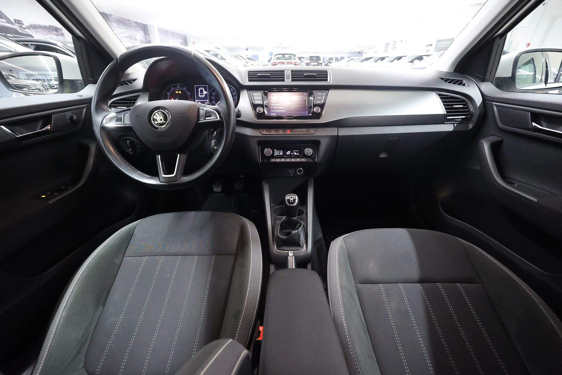 Škoda Fabia 1.0 TSI 95hk Style Carplay PDC