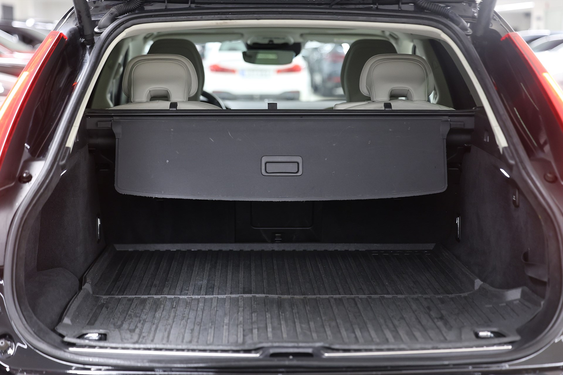 Volvo V90 D4 AWD 200hk Polestar Momentum HUD H/K