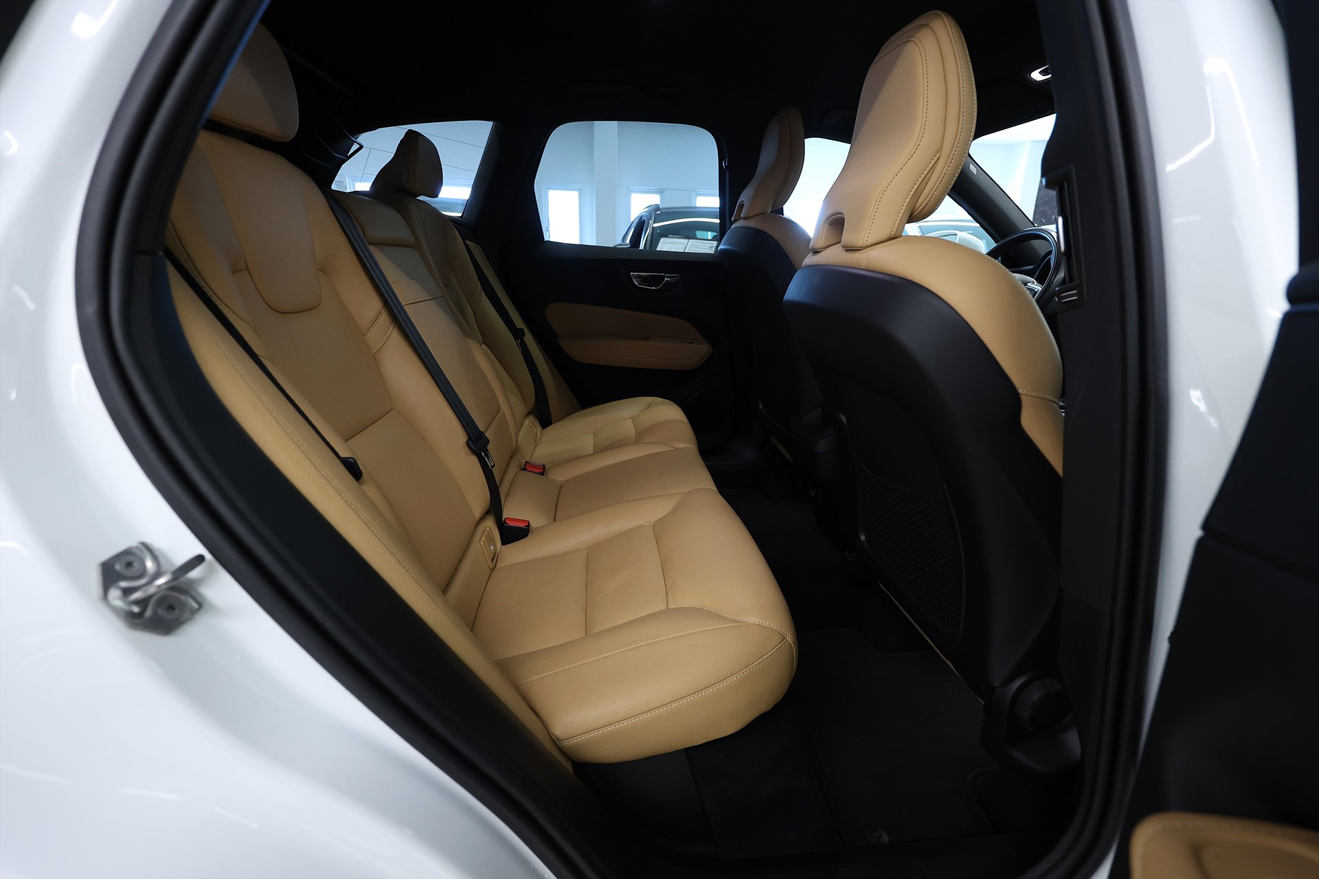 Volvo XC60 T5 250hk Momentum Keyless Läder Navi Värmare B-Kamera