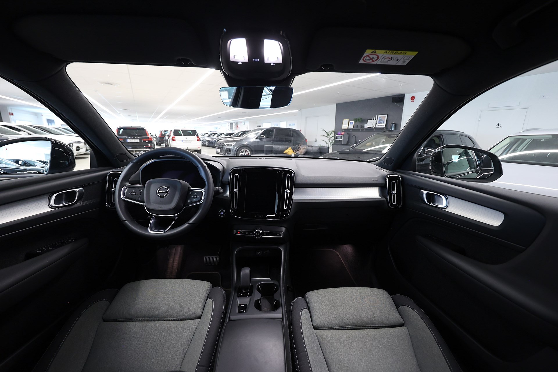Volvo XC40 B4 AWD 197hk Core B-Kamera Keyless MOMS