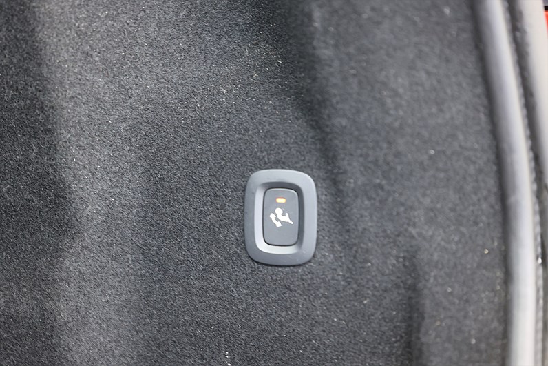 Volvo XC60 Recharge T6 AWD 350hk Plus Dark Pano Drag 360