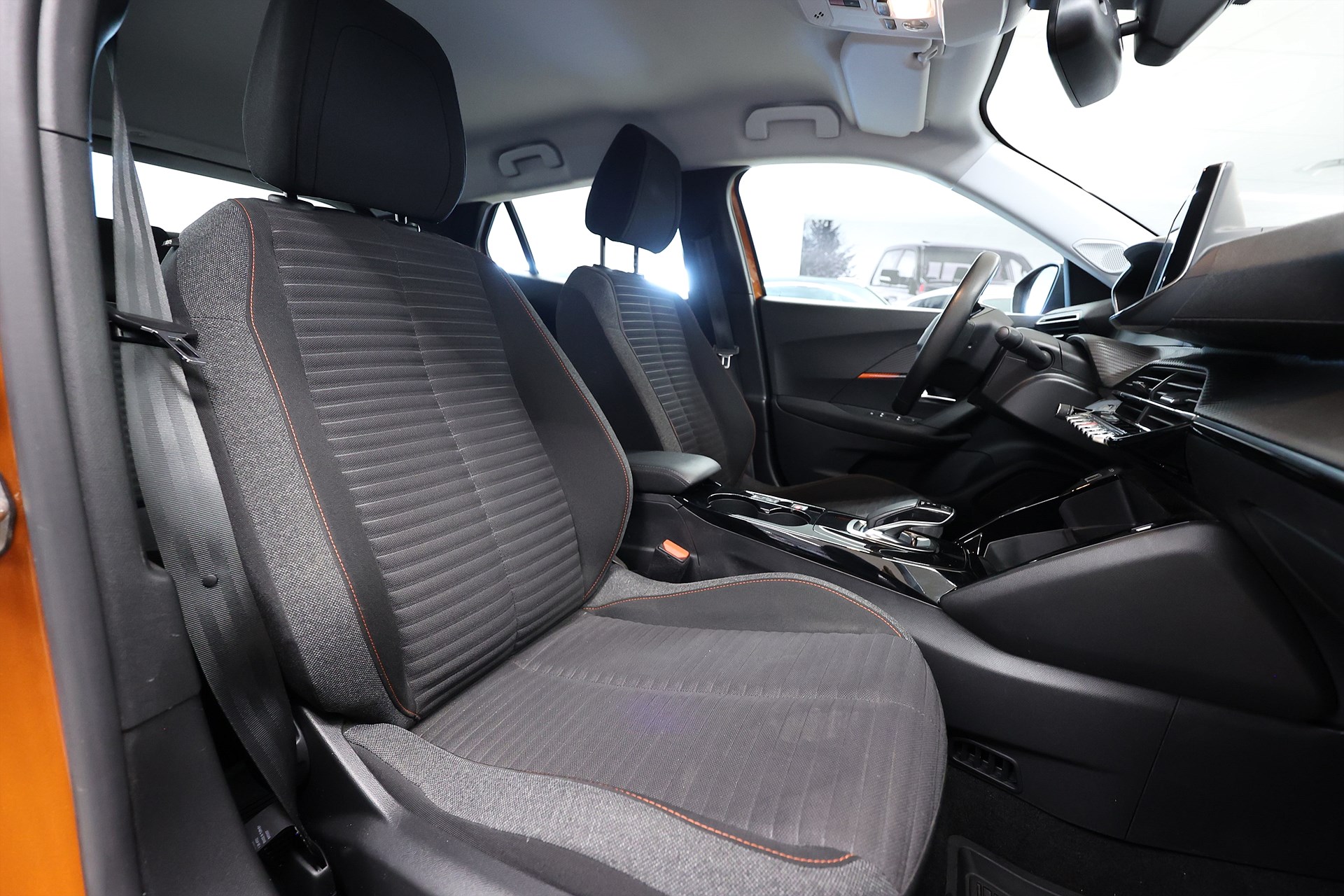 Peugeot e-2008 136hk Active Carplay Räckvidd 445km