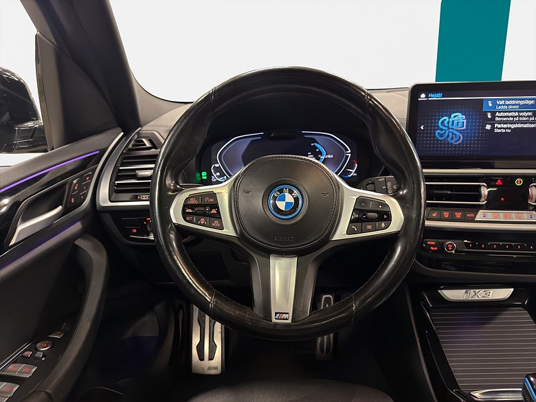 BMW iX3 M Charged 2022 SOH 94,1% drag, Pano, MOMS 2022, svart – bild 19 av 23, begagnad hos Niber i Järfälla