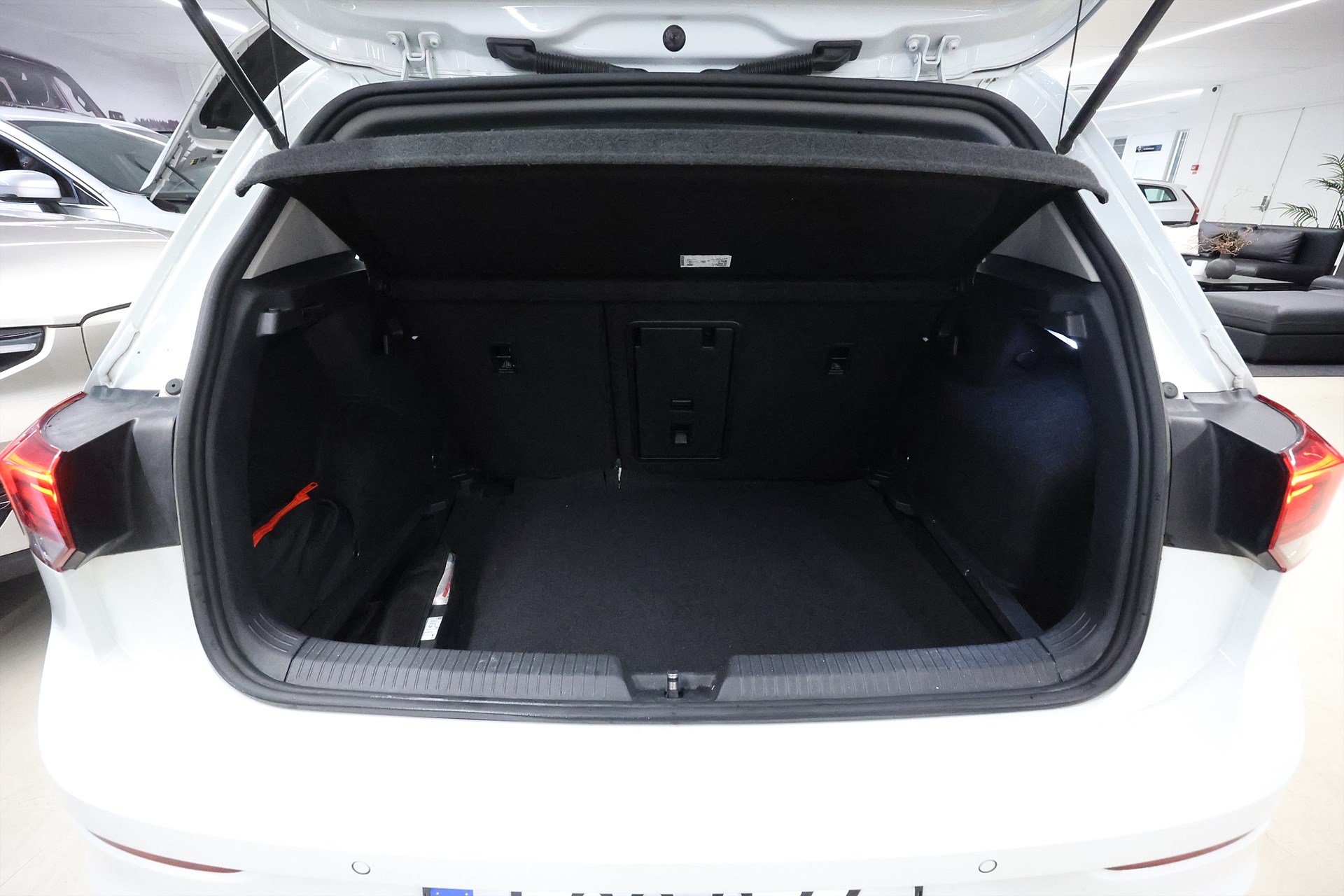 Volkswagen Golf 1.0 TSI 110hk Base Navi CarPlay PDC