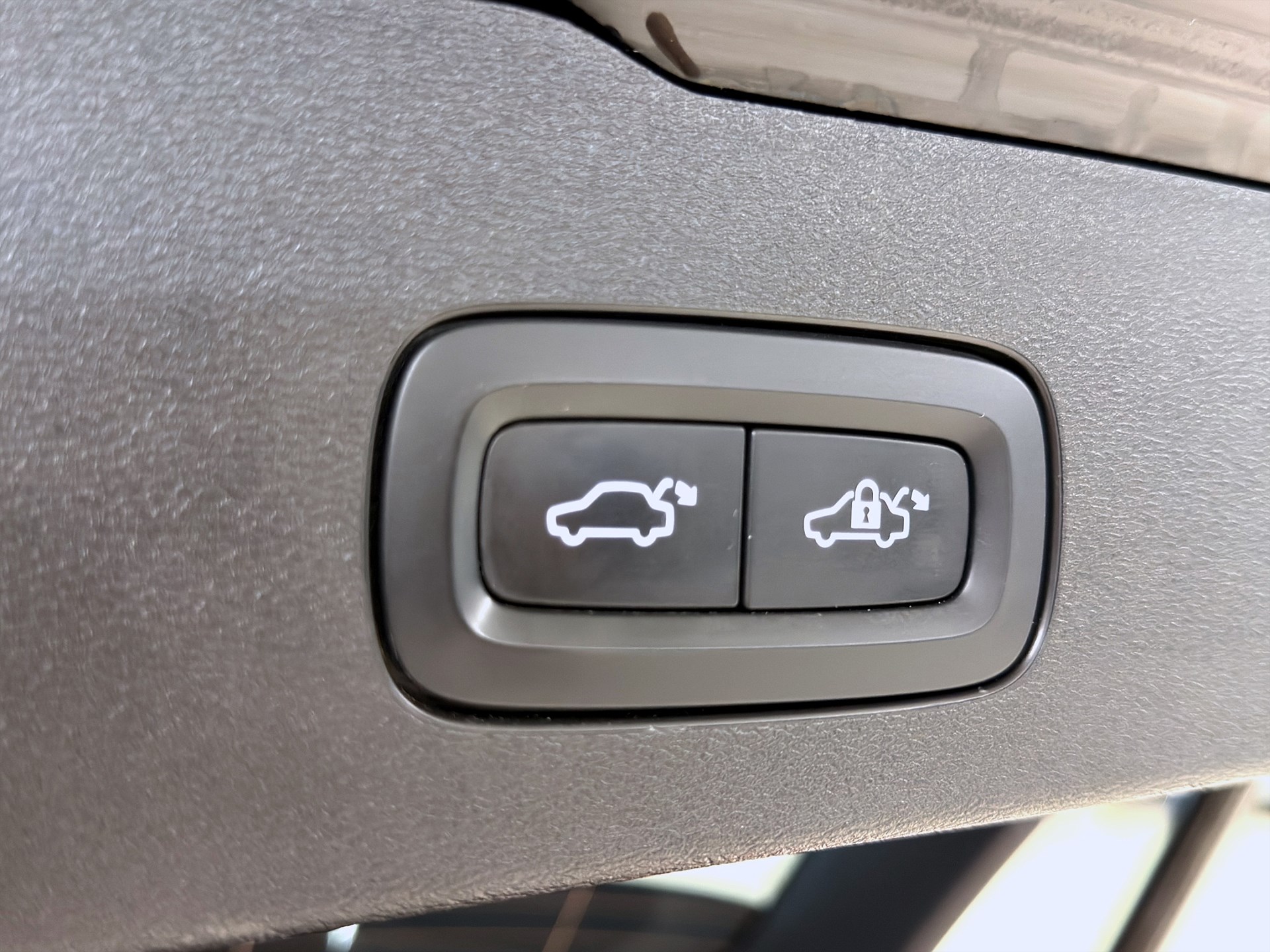 Recharge T6 AWD 340hk R-Design HUD H/K Läder