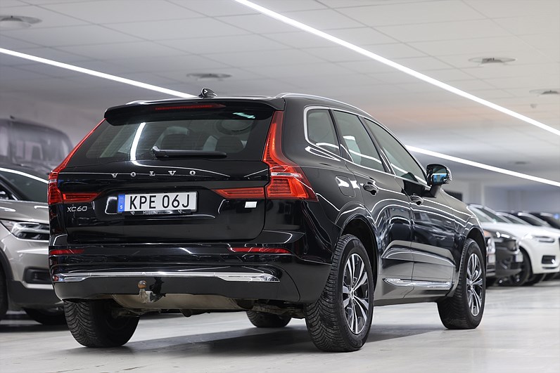 Volvo XC60 Recharge T6 AWD 350hk Core Pano Drag