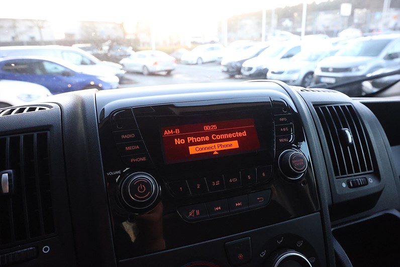 Peugeot Boxer Chassi Cab 335 2.0 131hk BG-Lyft B-Kamera PDC