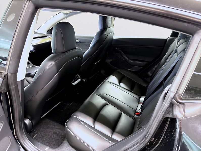 Tesla Model 3 Long Range 498hk AWD Pano Läder Navi B-Kamera