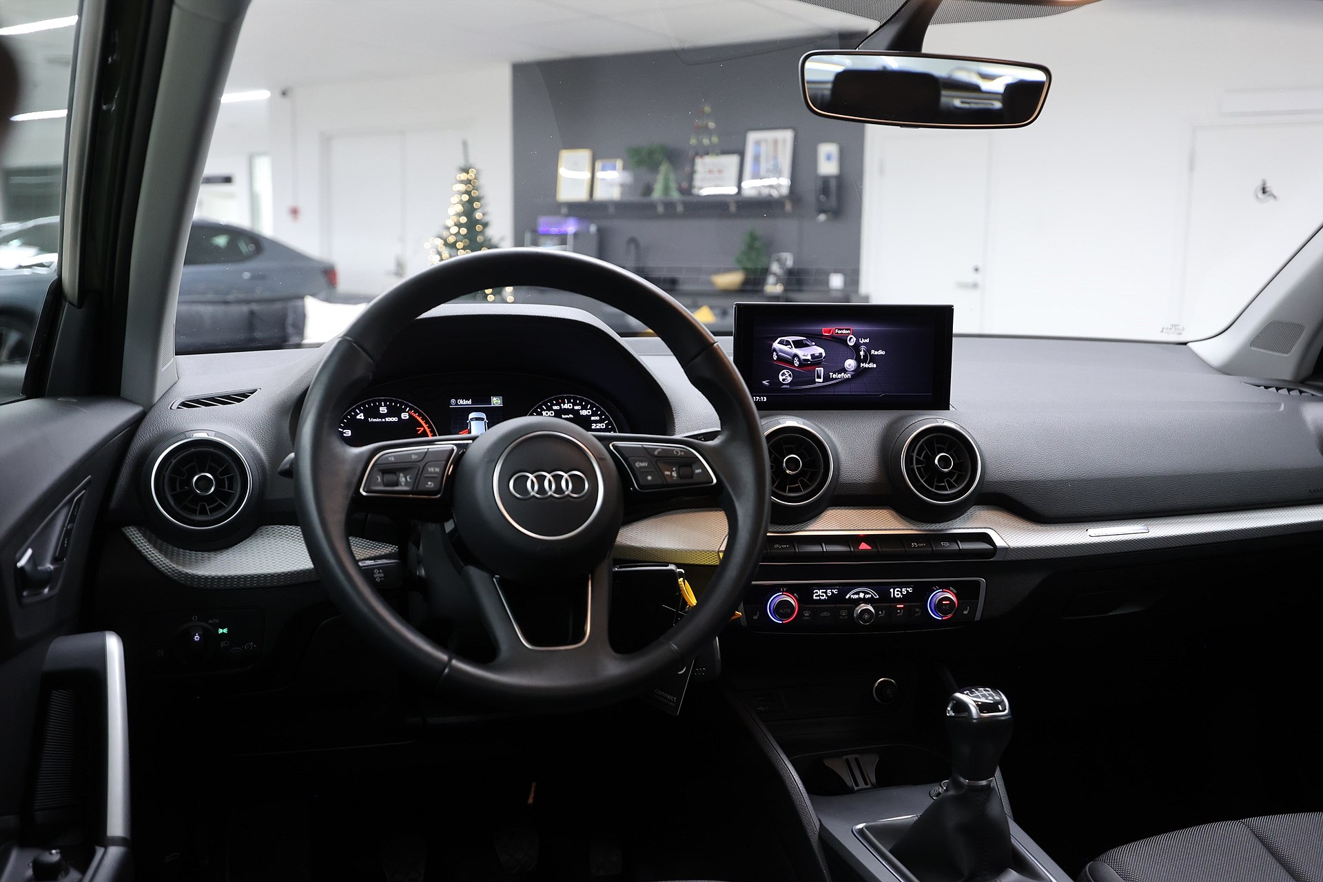 Audi Q2 30 TFSI 110hk *Hjulkampanj!* Proline PDC LED Farth MOMS