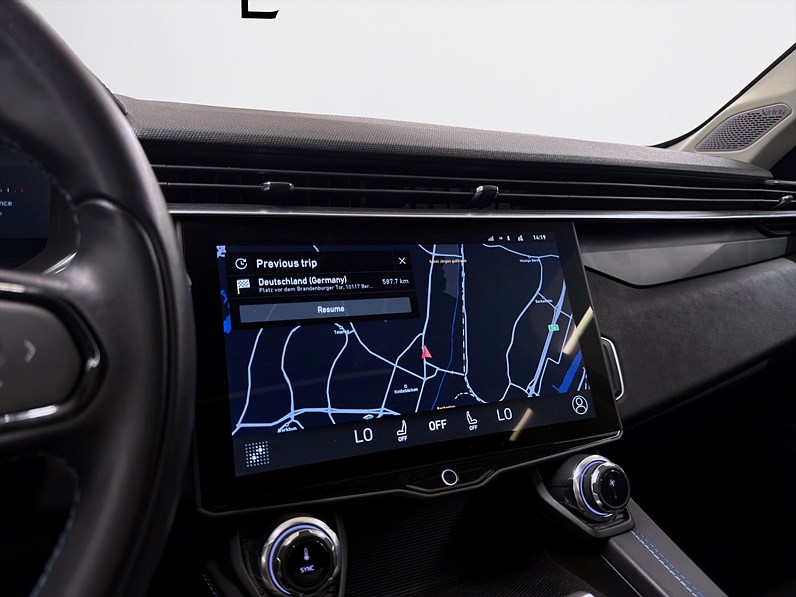 Lynk & Co 01 PHEV 261hk Infinity Pano Minne B-Kamera Drag