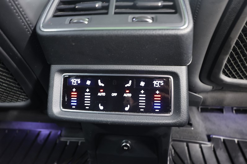 Audi e-tron 55 Quattro 408hk S Line B&O Läder Pano 360
