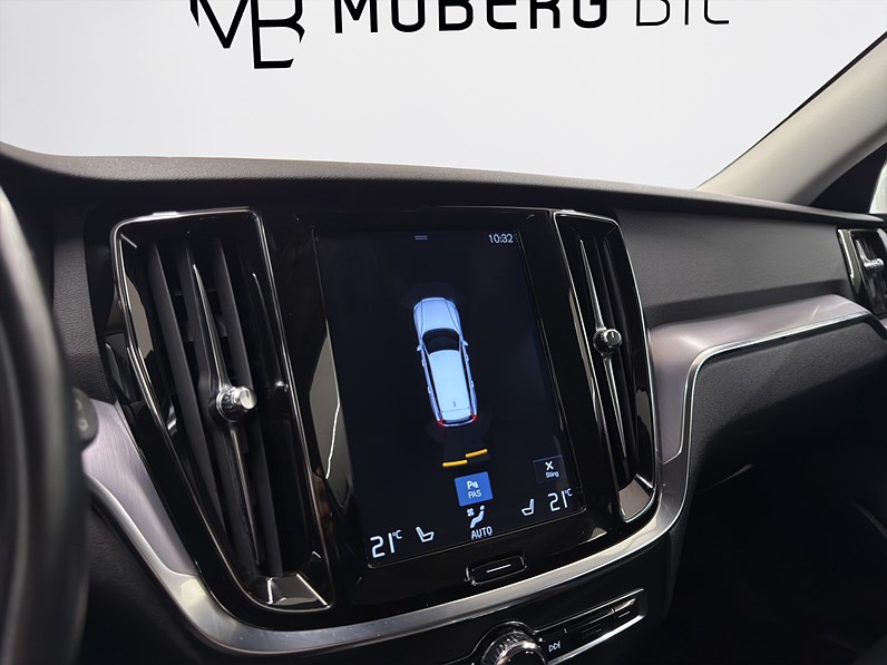 Volvo V60 D3 AWD 150hk Momentum Drag Navi CarPlay PDC