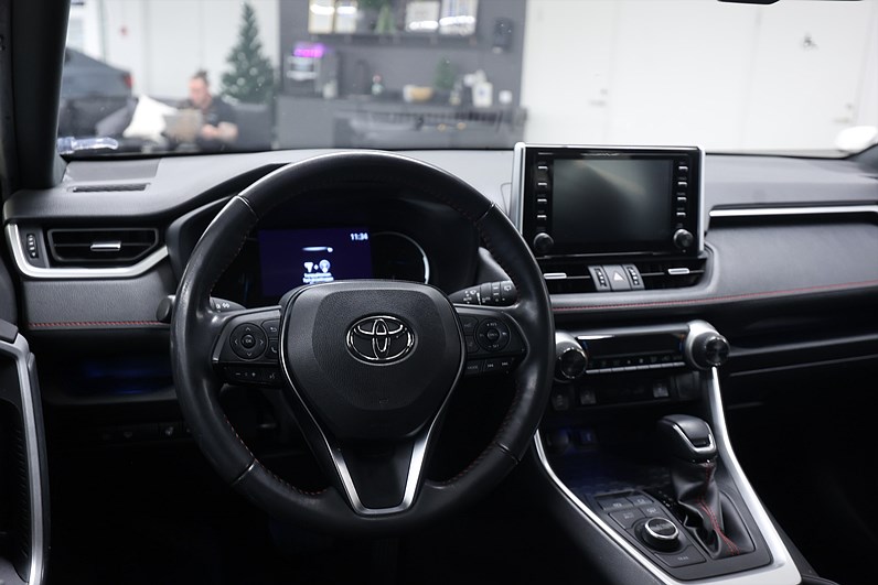 Toyota RAV4 Plug-in Hybrid 306hk Active Drag B-kamera