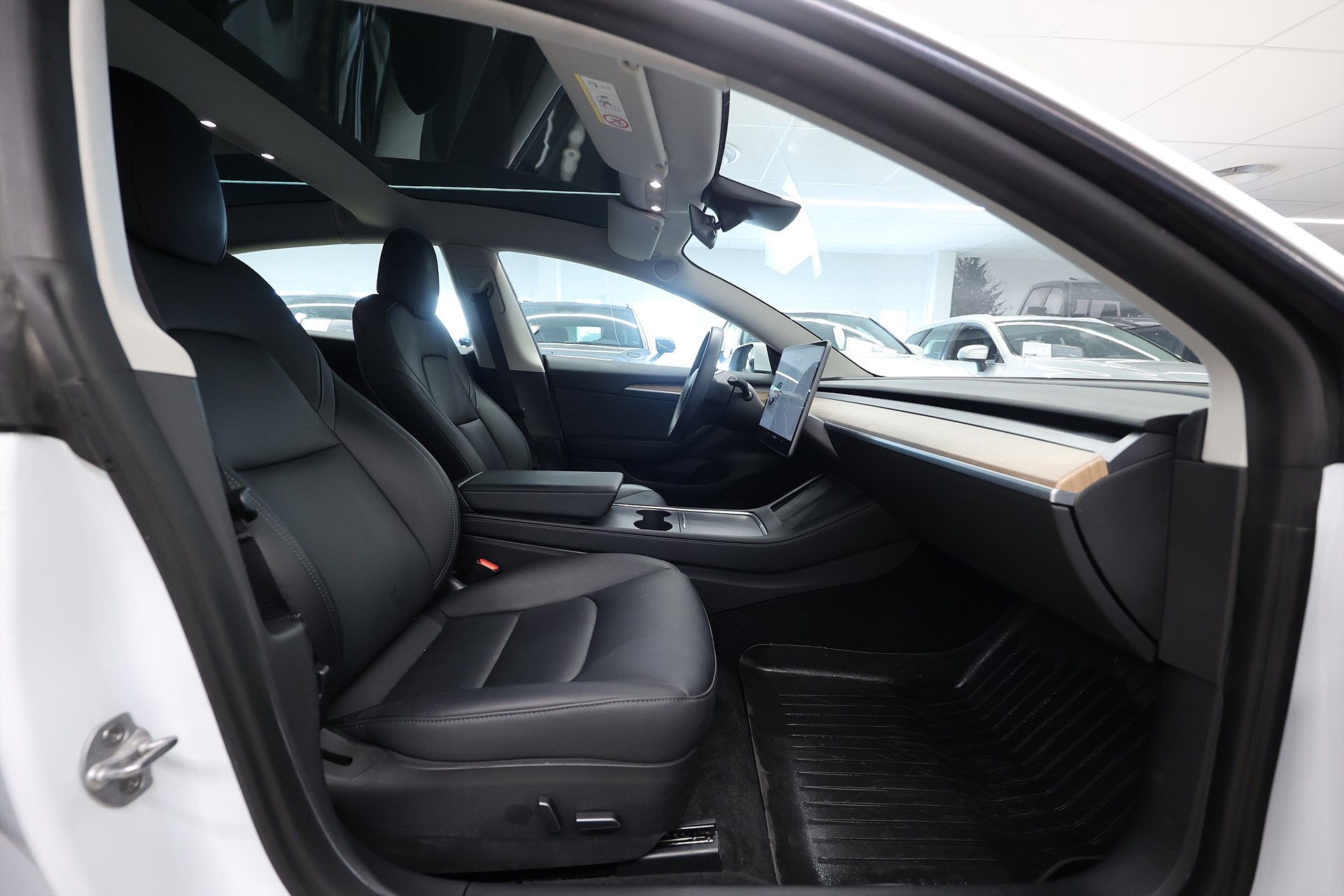 Tesla Model 3 Standard Range 283hk Pano Läder Navi B-Kamera Keyless