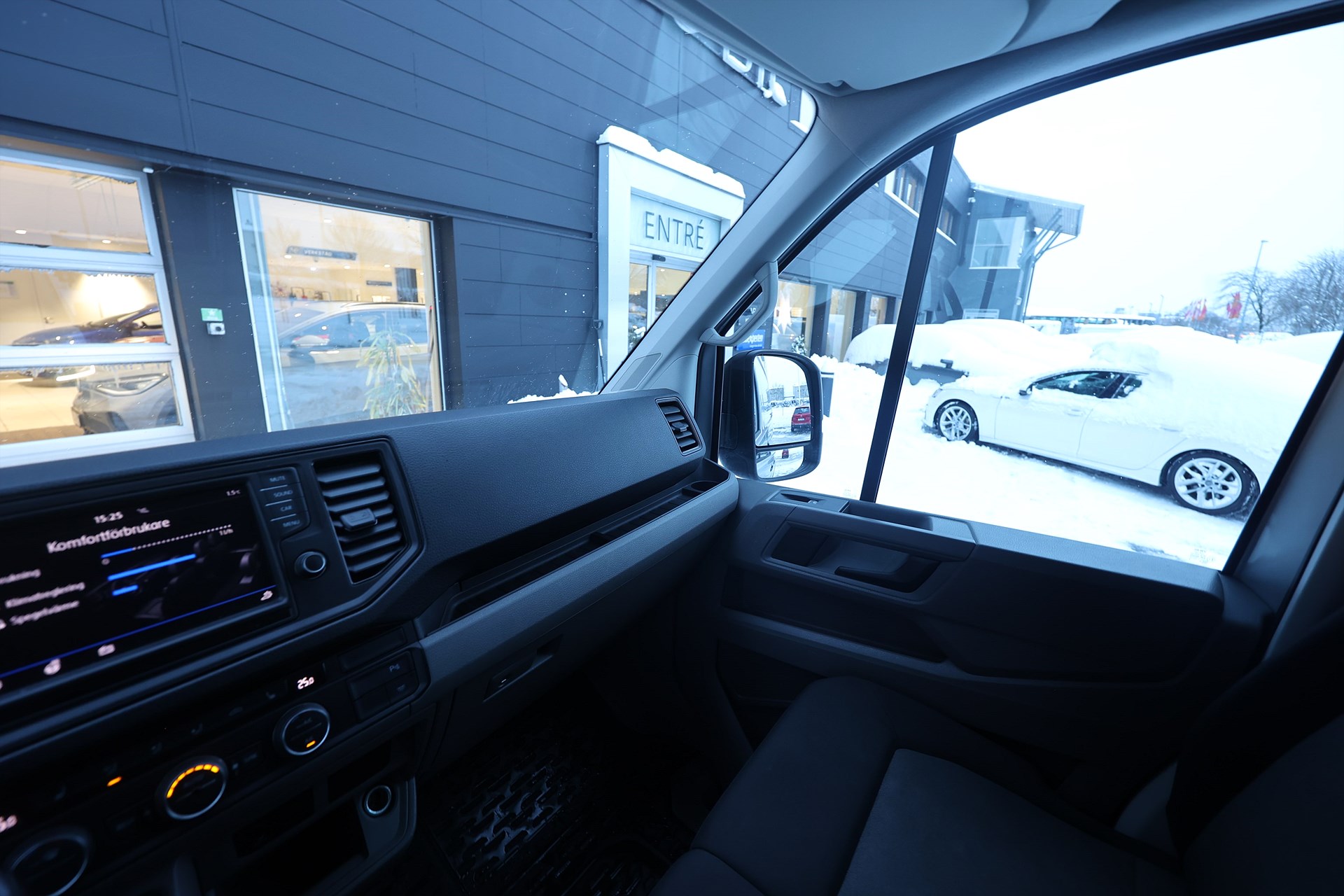 Volkswagen Crafter 35 2.0 TDI 177hk L2H2 B-kamera Värmare