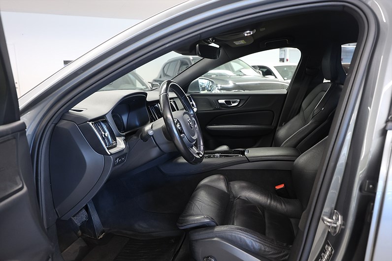 Volvo V60 T8 Twin Engine AWD 392hk Inscription H/K Värmare