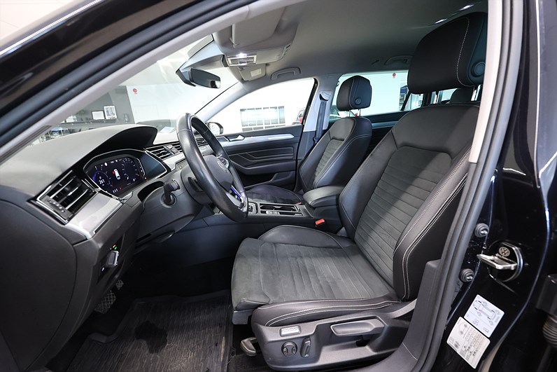 Volkswagen Passat SC GTE 218hk Executive Alcantara Drag B-Kamera