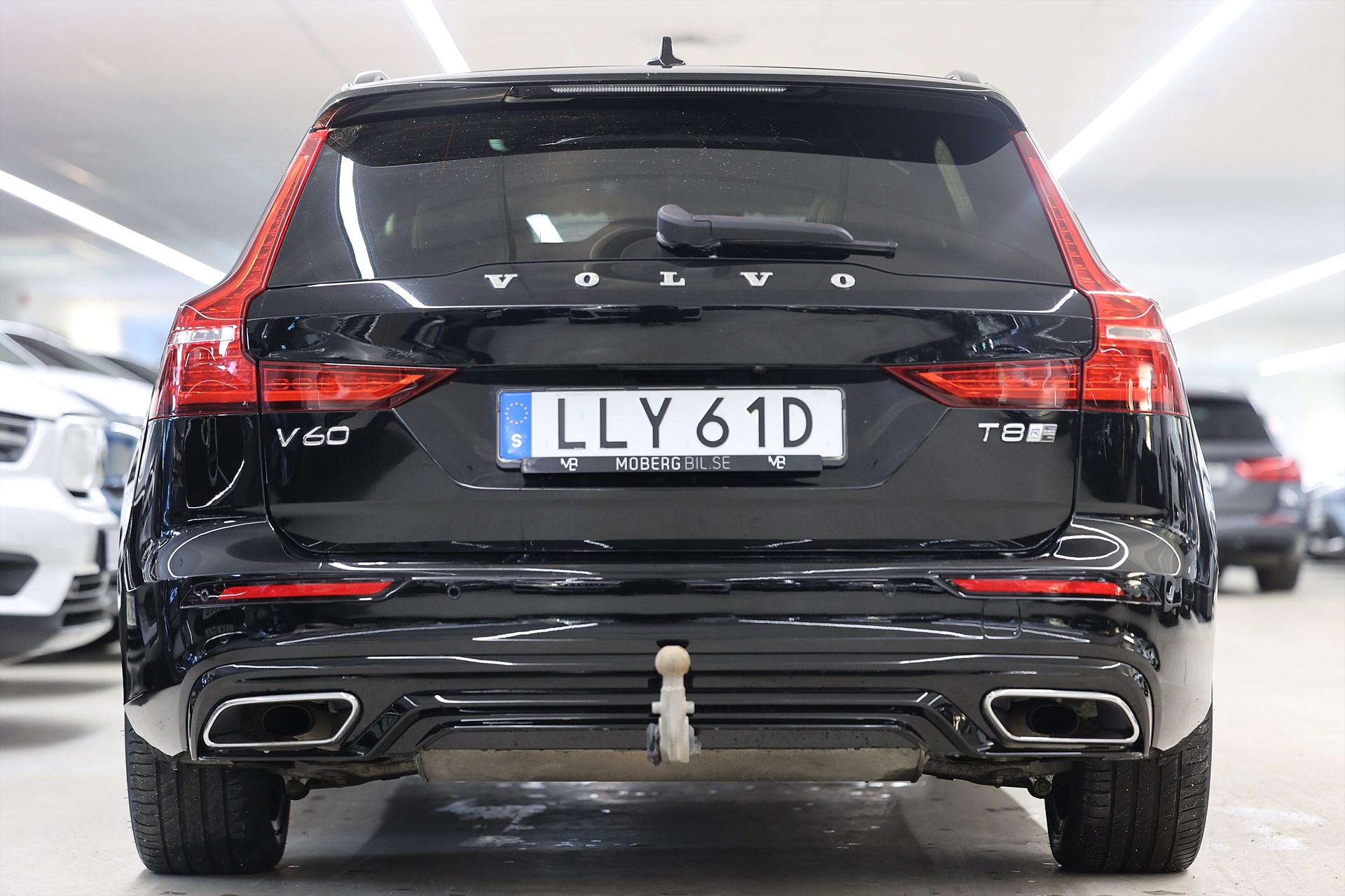 Volvo V60 Recharge T8 AWD 392hk R-Design Pano Drag Navi