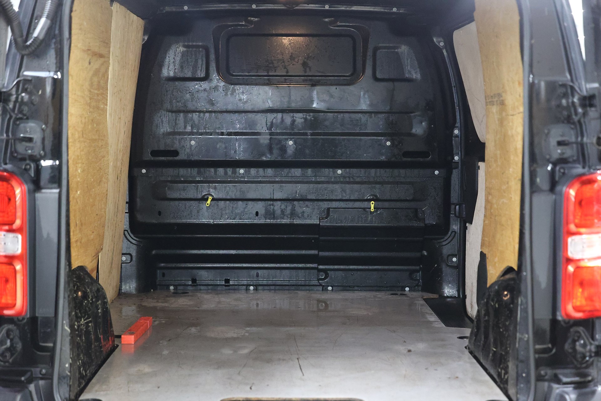 Citroën Jumpy Van 2.0 BlueHDi 177hk L2 Värmare Drag MOMS