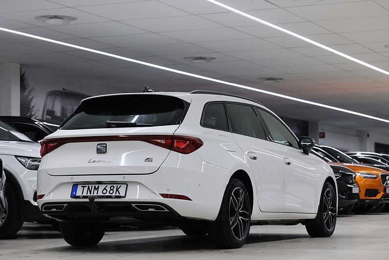 Seat Leon 1.4 e-Hybrid Sportstourer 204hk *Hjulkampanj!* FR Drag Navi Keyless