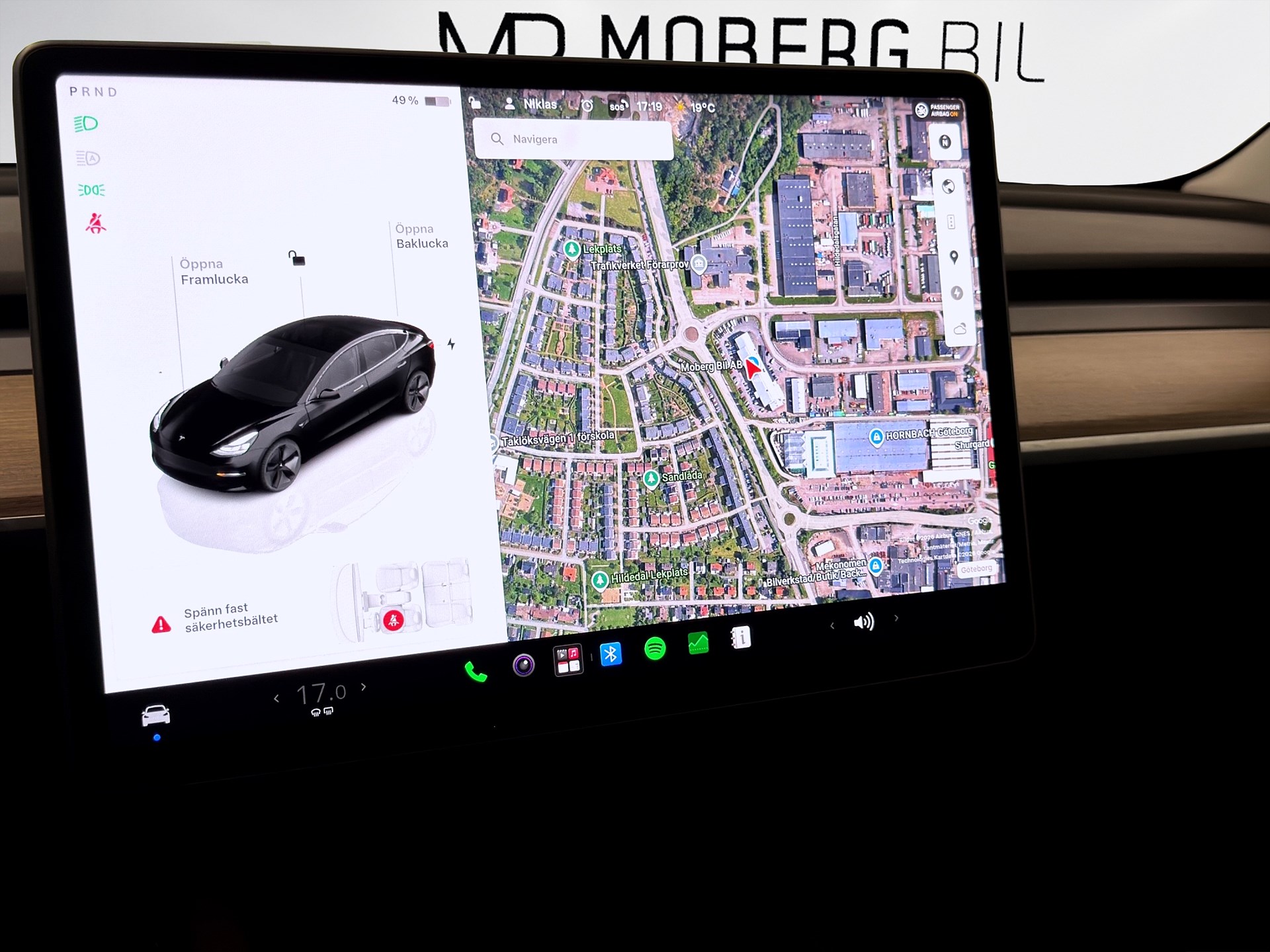 Tesla Model 3 Long Range 498hk AWD Pano Läder Navi B-Kamera