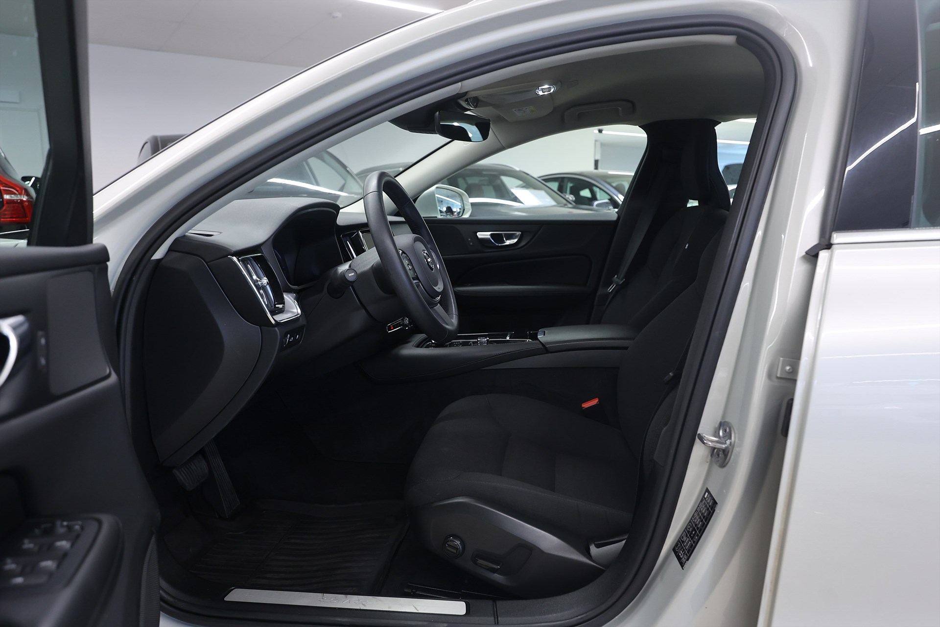 Volvo V60 Recharge T6 AWD 340hk Inskription Exp Navi B-kamera