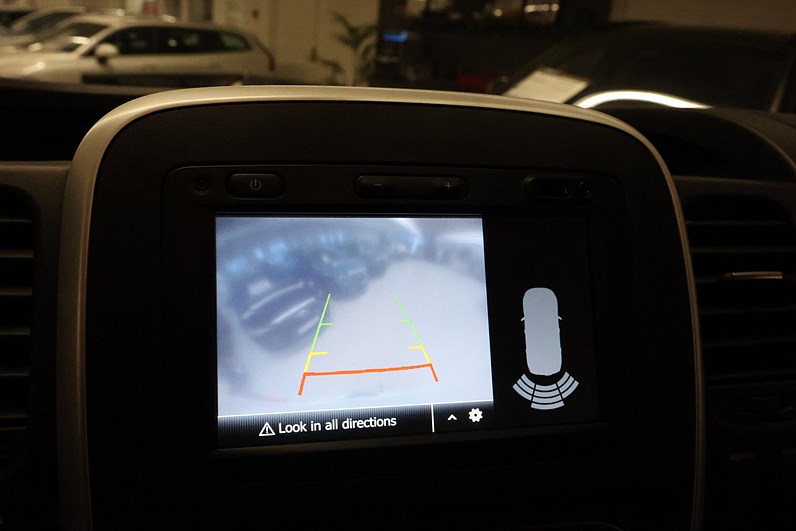 Renault Trafic 2.0 dCi 145hk Nordic Line L2 Värmare LED Navi