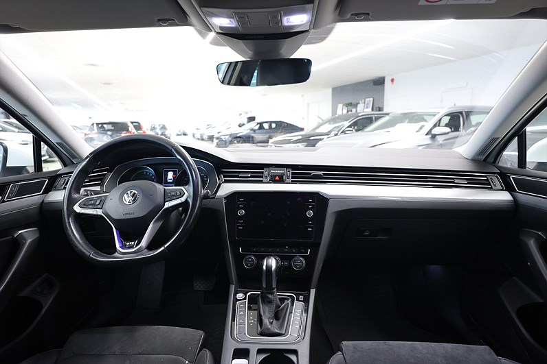 Volkswagen Passat GTE 218hk Räckvidd 60 km Värmare B-kamera Drag