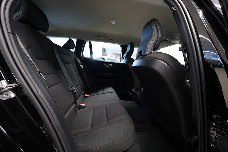 Volvo V60 T4 190hk Adv Edition B-kamera BLIS VOC Navi