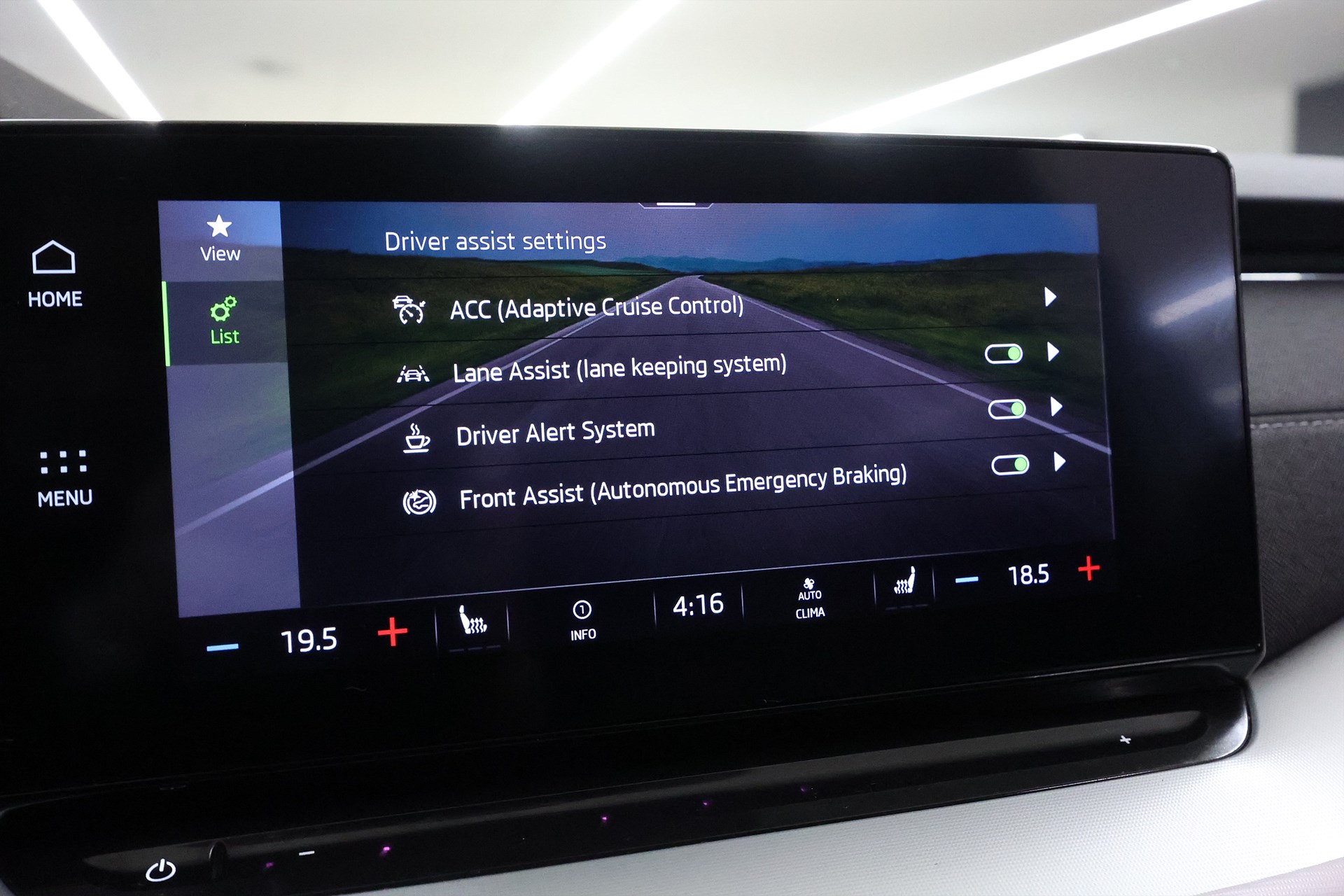 Skoda Octavia 1.0 TSI 110hk Style Keyless CarPlay Drag B-Kamera