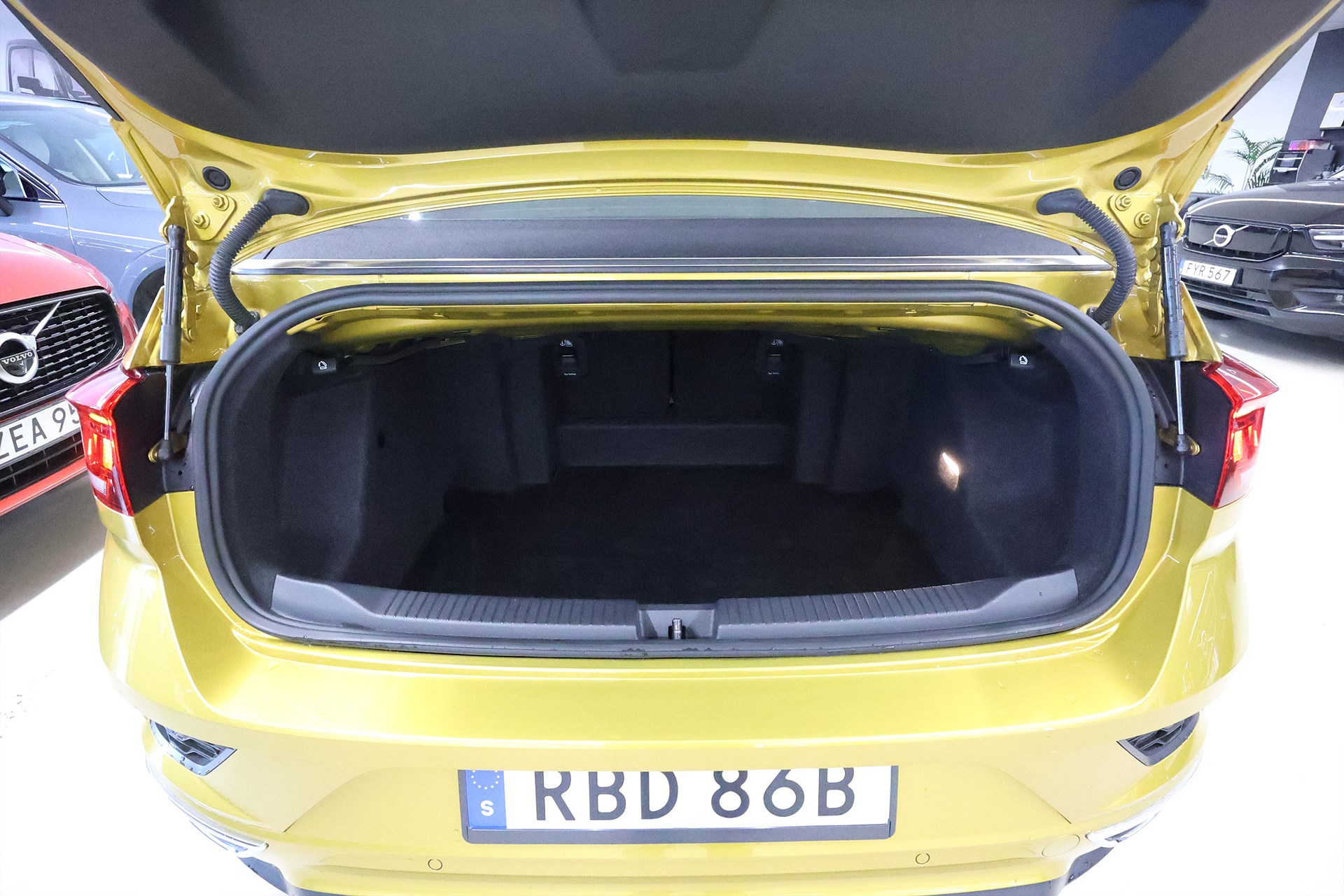 Volkswagen T-Roc Cabriolet 1.5 TSI 150hk R Line Läder Beats B-Kamera