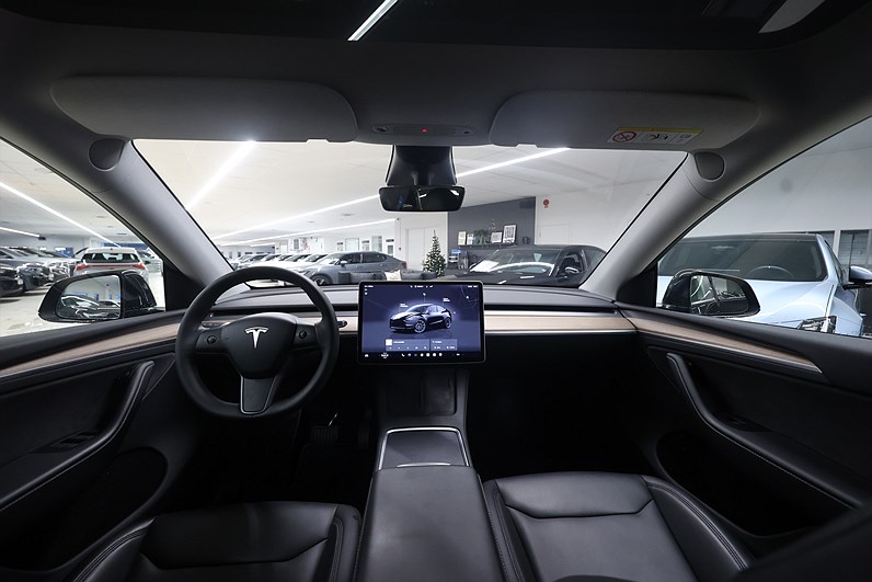 Tesla Model Y Long Range AWD 514hk *Hjulkampanj!* AP Drag Pano