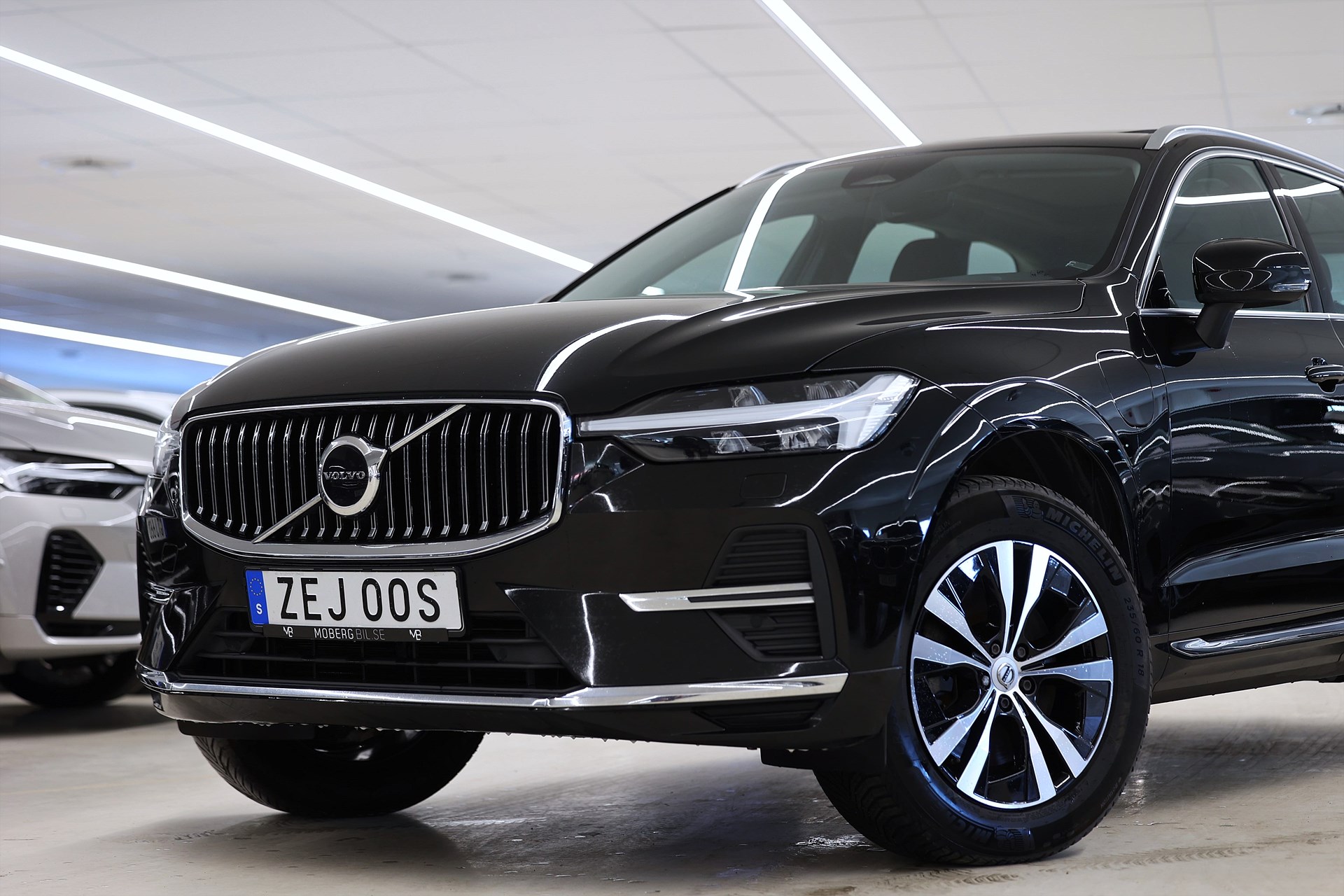 Volvo XC60 Recharge T6 AWD 350hk Core Edition Pano Drag Keyless MOMS