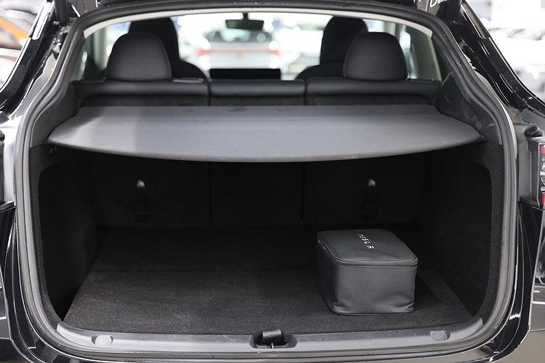 Tesla Model Y Long Range AWD 514hk *Hjulkampanj!* AP Drag Pano