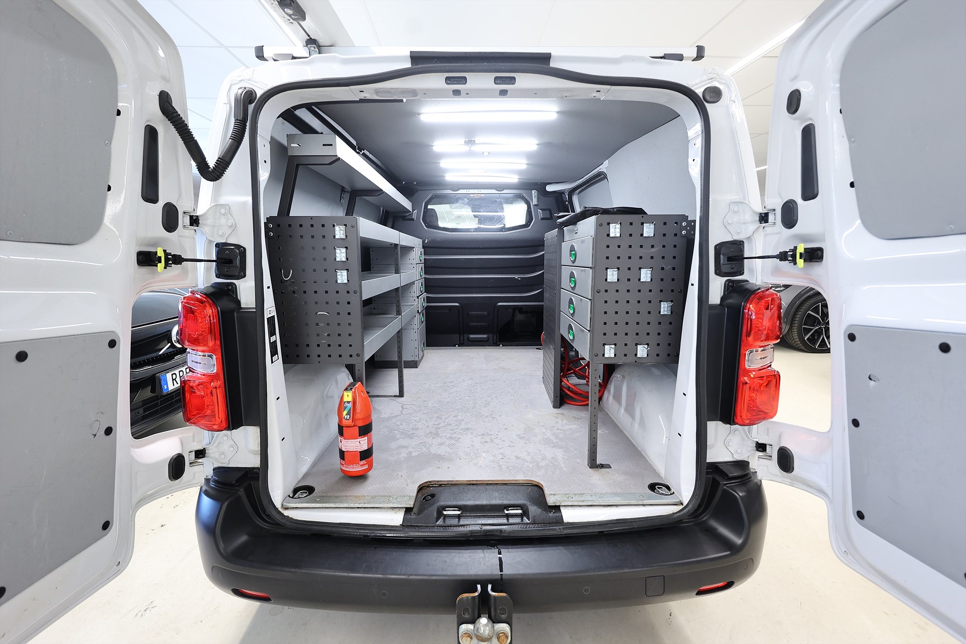 Peugeot e-Expert 75 136hk V-Inrett Drag CarPlay 3-Sits B-Kamera