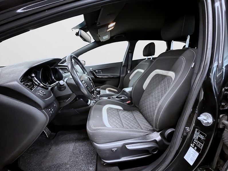 Kia cee'd_sw 1.6 CRDi 136hk GT-Line Navi PDC B-Kamera