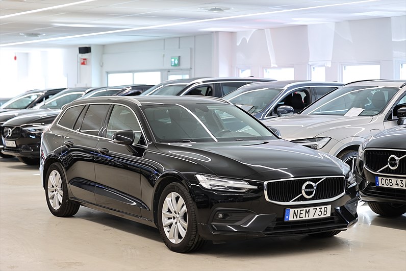 Volvo V60 B4 197hk Momentum B-kamera Keyless Drag VOC MOMS