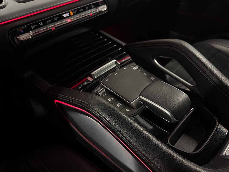 Mercedes GLE 350e 4MATIC AMG Line Night 360° Drag 2022, svart – bild 19 av 24, begagnad hos Niber i Järfälla