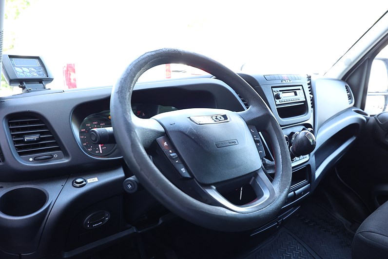 Iveco Daily 2.3 JTD 146hk Kylbil BG-Lyft Webasto LEASEBAR