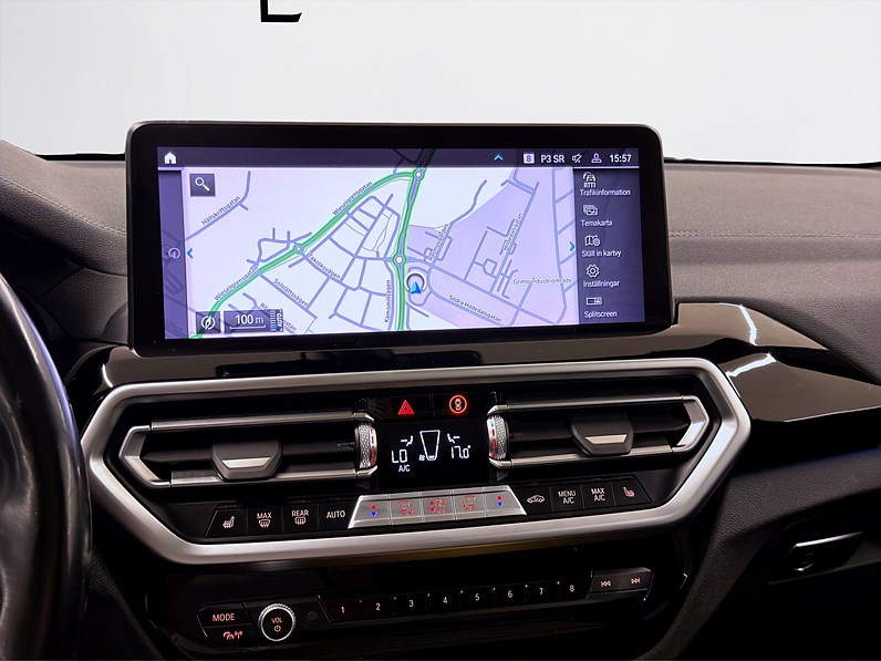 BMW iX3 286hk M Sport Charged Pano Navi Drag B-kamera