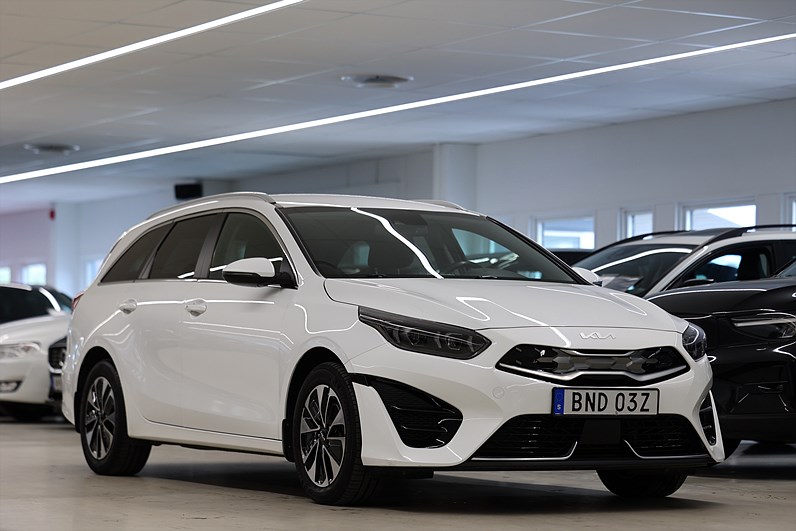 Kia Ceed SW Plug-in 141hk Advance B-kamera Keyless CarPlay