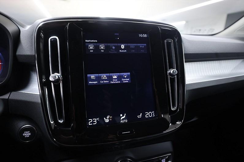 Volvo XC40 D3 AWD Geartronic 150hk Momentum Pro Läder Navi