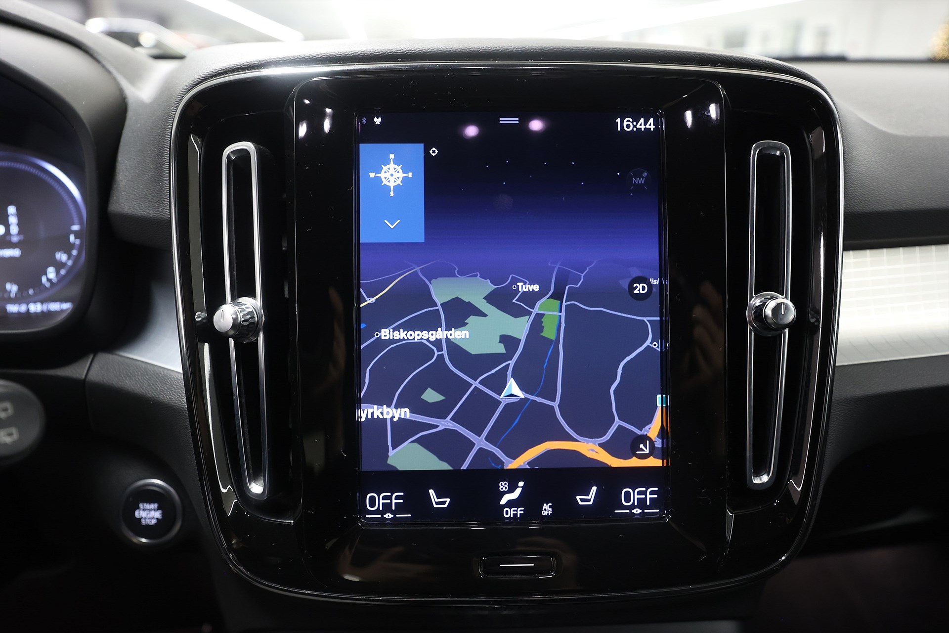 Volvo XC40 T4 Recharge 211hk *Hjulkampanj!* Momentum Värmare